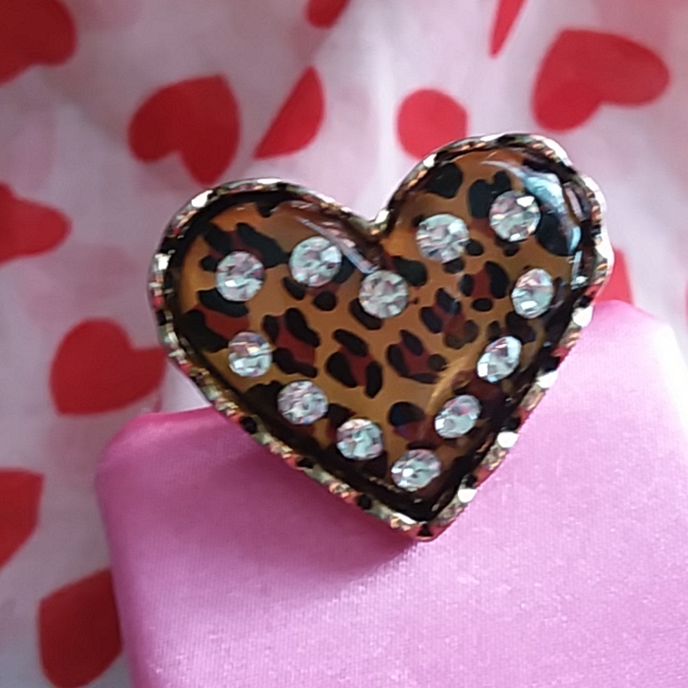 Betsey Johnson Lucite Leopard Heart Bling Ring